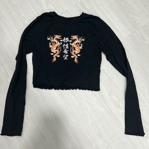 Urban Outfitters long sleeve lettuce trim dragon size L